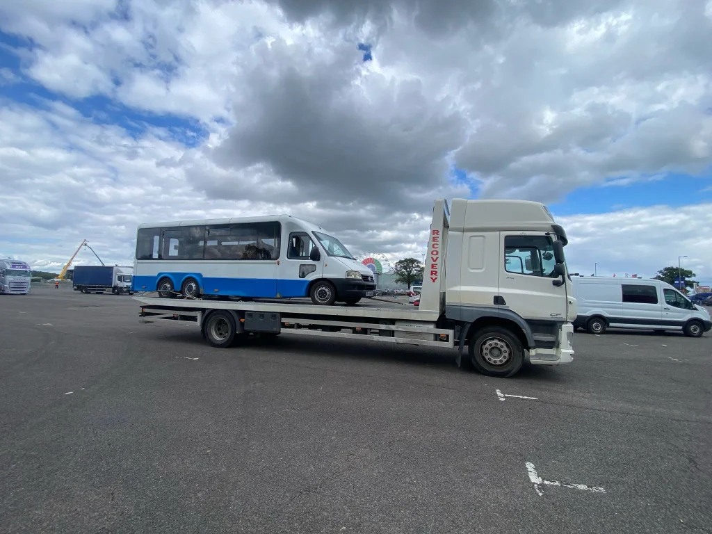 tow-and-recover-long-vehicle-towing
