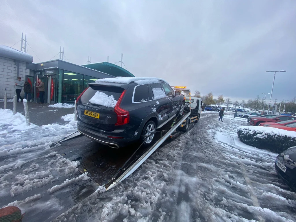 tow-and-recover-vehicle-recovery-from-snow